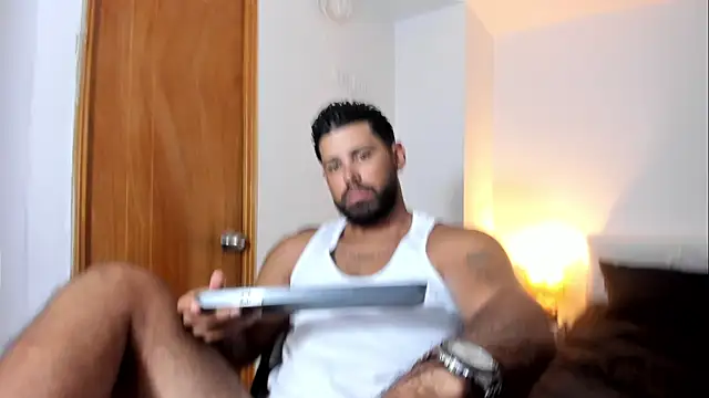 Justyn Torres online show from April 14, 1:33 pm