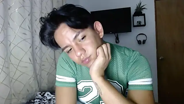 Apolo  lommelli online show from March 12, 3:57 am