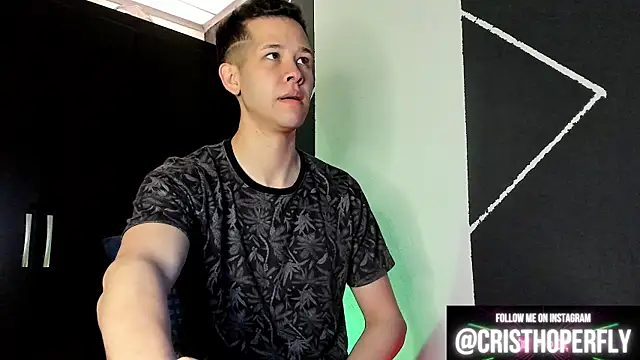 Snapshot of Cris_myster chatting on February 5, 1:00 pm Cris myster online show from February 5, 1:00 pm