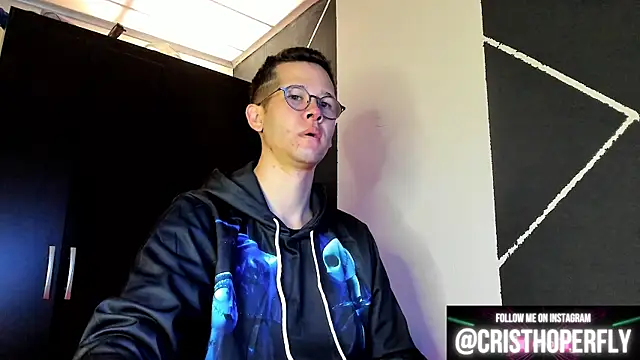 Snapshot of Cris_myster chatting on January 20, 1:32 pm Cris myster online show from January 20, 1:32 pm