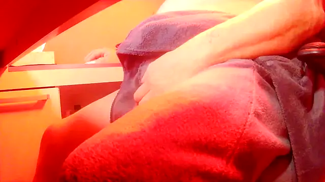 suedel65 online show from March 27, 4:49 am