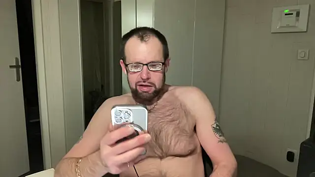 FABIOGLASSES online show from March 28, 11:05 pm