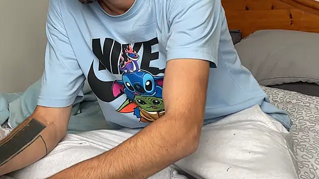 ThatGuyNextDoor1992 online show from October 5, 10:41 am