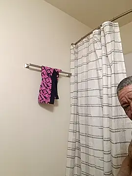 yellowwetfox online show from February 15, 4:15 pm