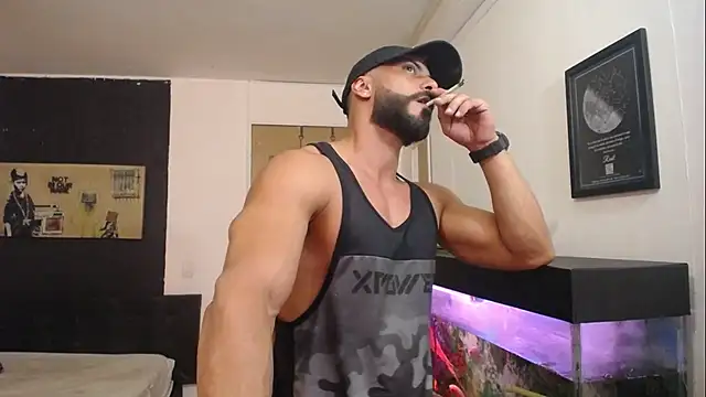 romeolovedark online show from December 22, 9:31 pm