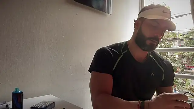 romeolovedark online show from December 16, 9:33 pm