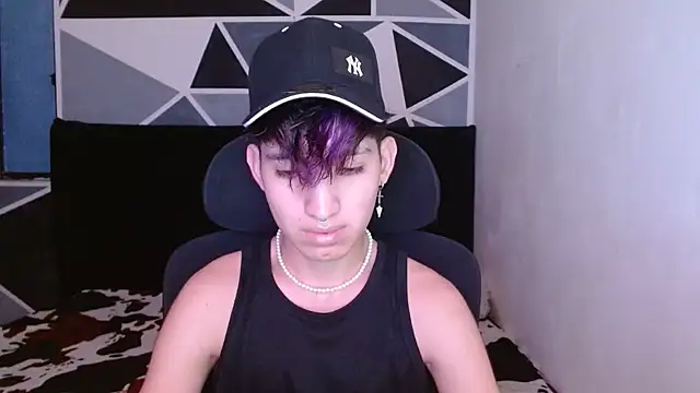 littlextreme online show from December 16, 4:02 am