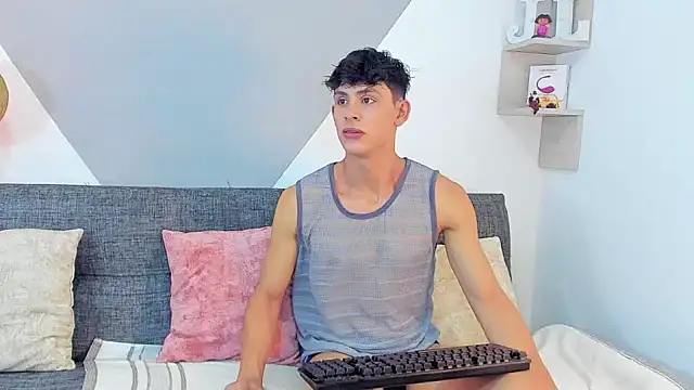 logan thomas online show from February 10, 8:42 am