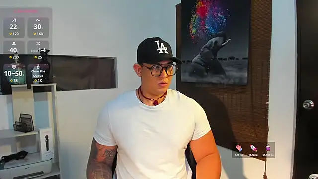 Snapshot of Colton_Massif chatting on January 5, 6:56 am Colton Massif online show from January 5, 6:56 am