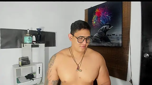 Snapshot of Colton_Massif chatting on January 28, 5:00 am Colton Massif online show from January 28, 5:00 am