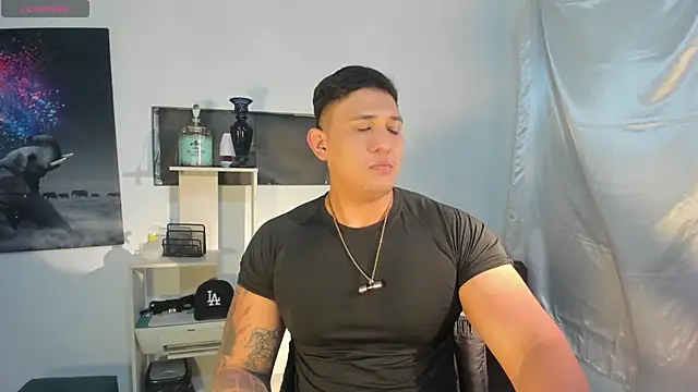 Snapshot of Colton_Massif chatting on December 24, 7:06 am Colton Massif online show from December 24, 7:06 am