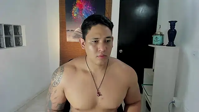 Snapshot of Colton_Massif chatting on March 8, 2:43 am Colton Massif online show from March 8, 2:43 am