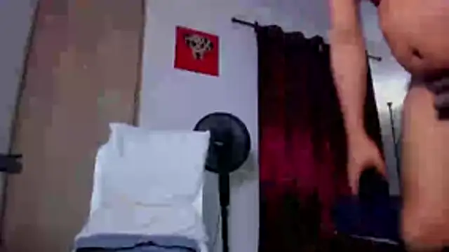 Cloudy pigDude online show from July 12, 4:25 am
