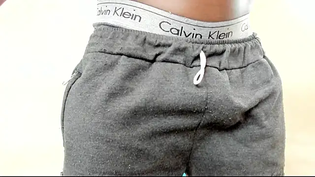 Black Master19cm online show from March 5, 6:45 pm