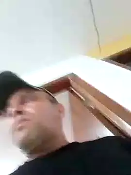 Snapshot of marronzinho23c chatting on December 9, 11:30 pm marronzinho23c online show from December 9, 11:30 pm