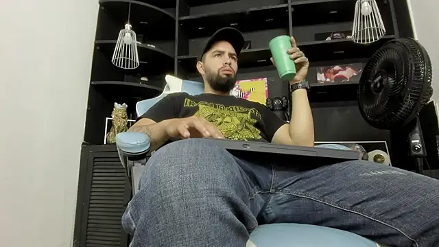 matteosantos online show from December 2, 11:43 am