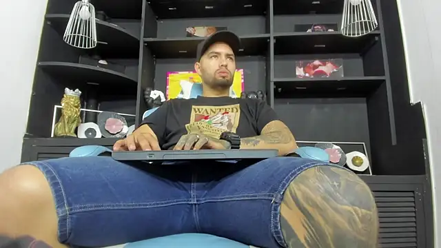 matteosantos online show from December 7, 10:23 am