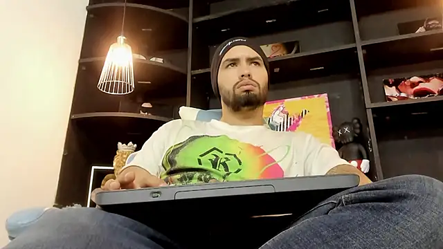 matteosantos online show from December 20, 11:32 am