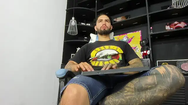 matteosantos online show from February 3, 8:57 pm