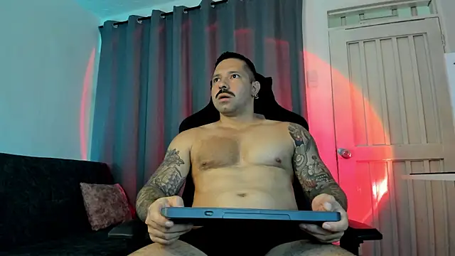 Pierre Vidal online show from October 18, 11:31 pm