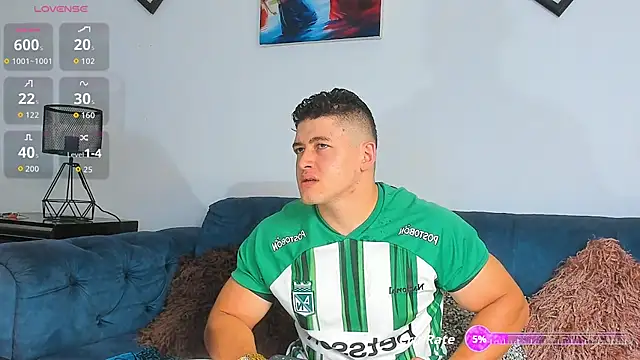 Leonsmoron online show from October 30, 11:06 pm