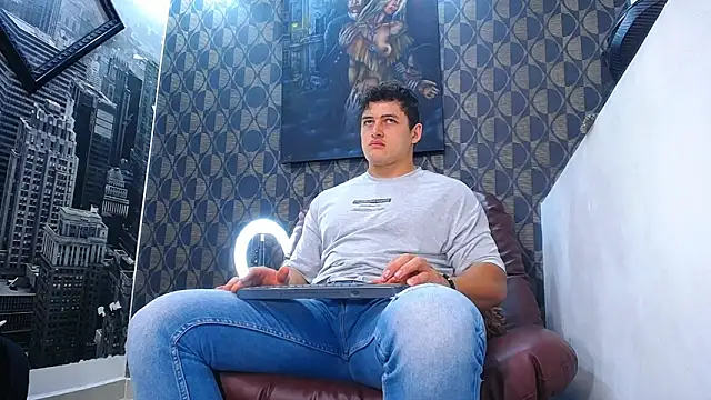 Leonsmoron online show from March 30, 2:01 am