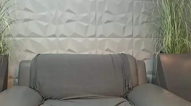 Antoniodiamond online show from December 11, 8:05 pm