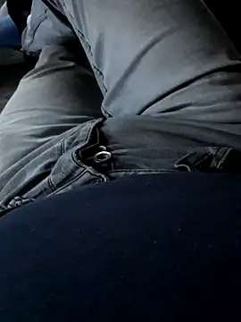 kiam471 online show from December 11, 2:50 pm