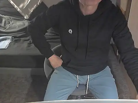 kiam471 online show from March 21, 9:45 pm