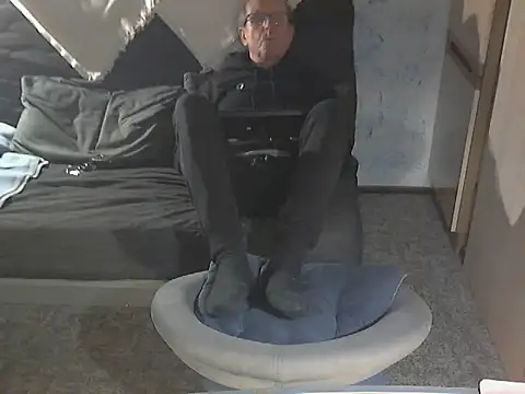 kiam471 online show from March 12, 6:55 pm