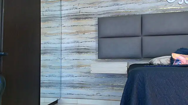 oliver  brown online show from January 17, 11:50 pm