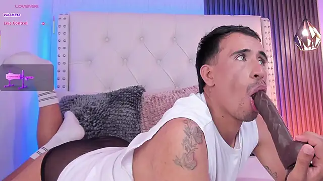 mr aronnn online show from October 20, 8:18 am