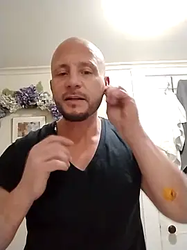 ShaneJames11 online show from December 11, 5:12 am