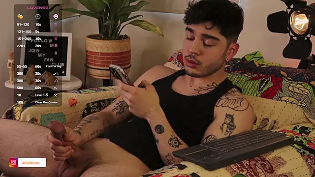 Arkaikomz online show from February 13, 10:33 pm