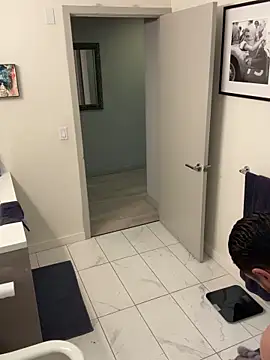 HungandThickLatin online show from December 28, 4:09 pm