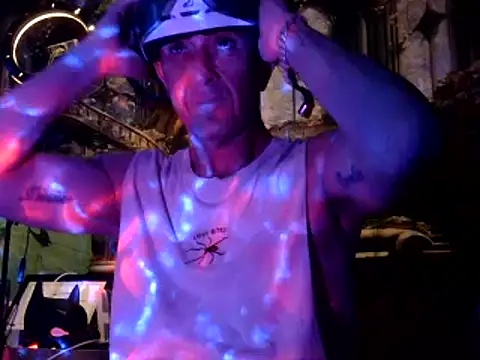 OSIRlS online show from January 17, 1:46 pm