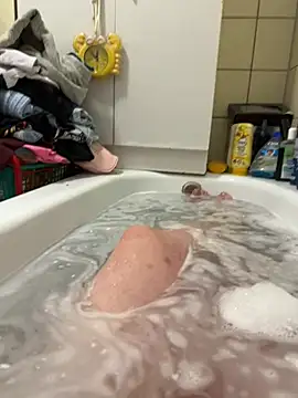 Snapshot of David19932908 chatting on January 29, 6:28 pm David19932908 online show from January 29, 6:28 pm