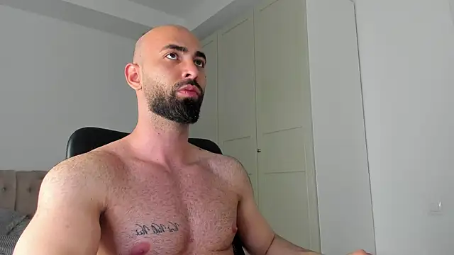 MichaelMasterss online show from April 17, 9:50 pm