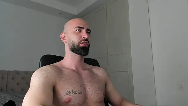 MichaelMasterss online show from April 16, 9:37 pm