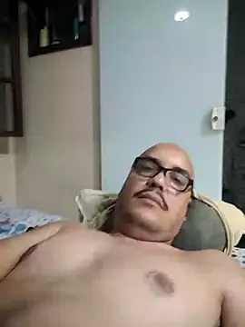 RobertoBuzios22 online show from March 21, 10:17 pm