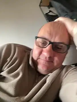 Snapshot of vanjbi45 chatting on October 19, 7:44 am vanjbi45 online show from October 19, 7:44 am