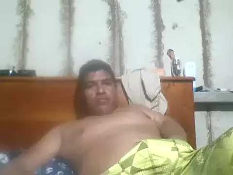 Snapshot of ELVERGON43267 chatting on December 11, 1:49 am ELVERGON43267 online show from December 11, 1:49 am