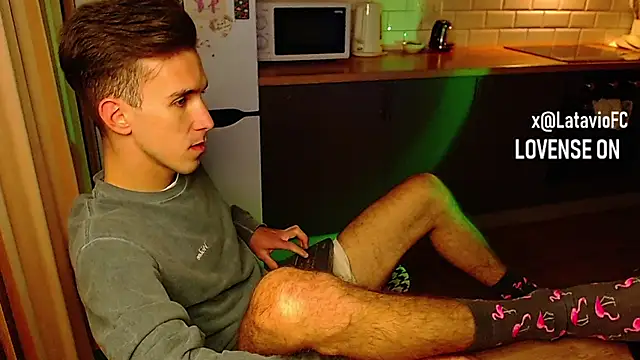 Snapshot of Midnighter_ chatting on September 29, 3:27 am Midnighter  online show from September 29, 3:27 am