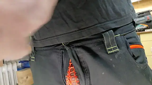 Nikeyone2 online show from February 13, 7:25 am