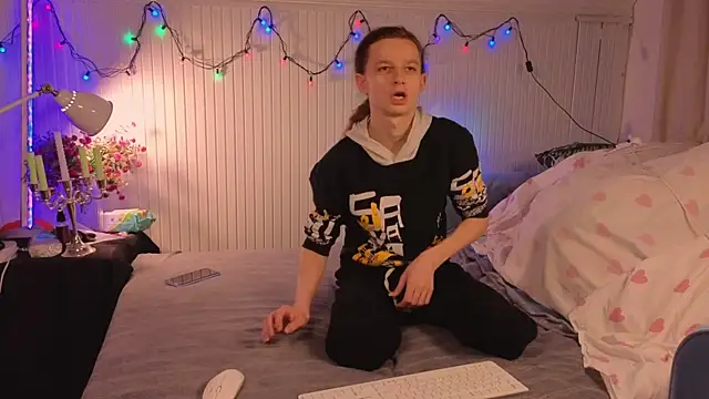 Frank Fraer online show from November 26, 6:11 pm