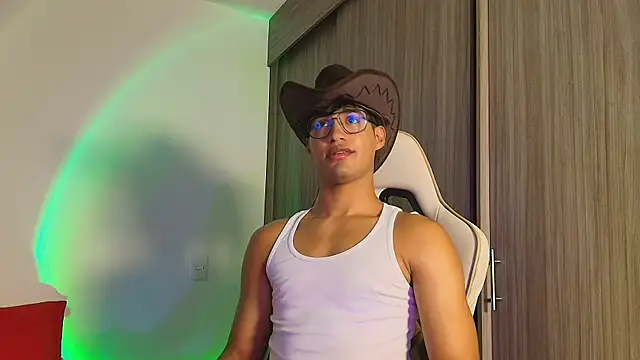 Snapshot of Jimmy_Leeh_ chatting on October 11, 11:31 pm Jimmy Leeh online show from October 11, 11:31 pm