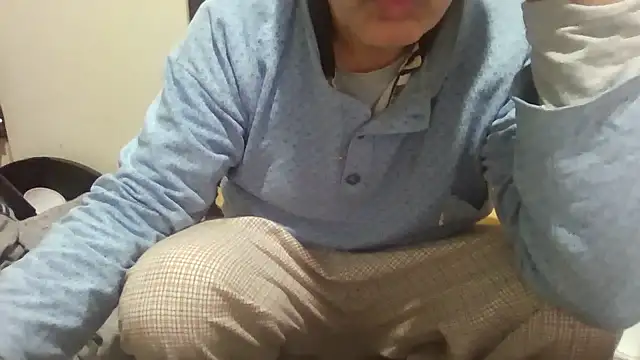 asira39 online show from November 5, 9:50 pm