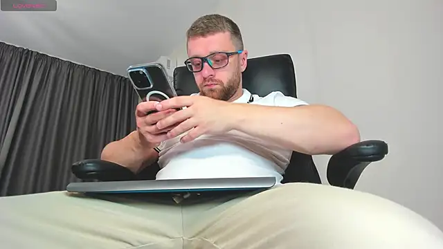 Findom guy online show from December 19, 12:46 pm