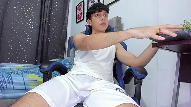 The skinnyguys online show from December 4, 10:06 pm