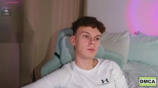 cute thomas online show from December 4, 7:43 pm